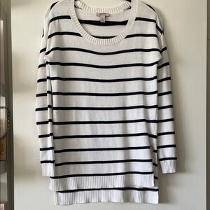 Arizona Jeans|Striped White and Black High Low Tunic Sweater|Medium|EUC